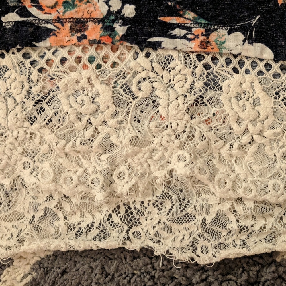 Rewind Floral Top - Picture 3 of 3